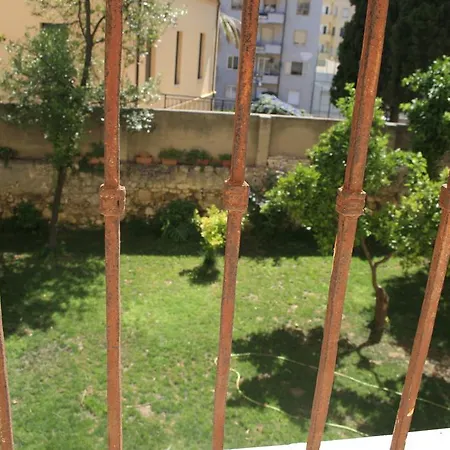 Πανσιόν Villeneuve