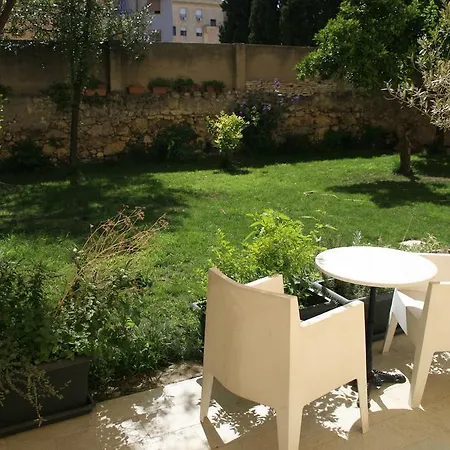 Villeneuve * Κάλιαρι